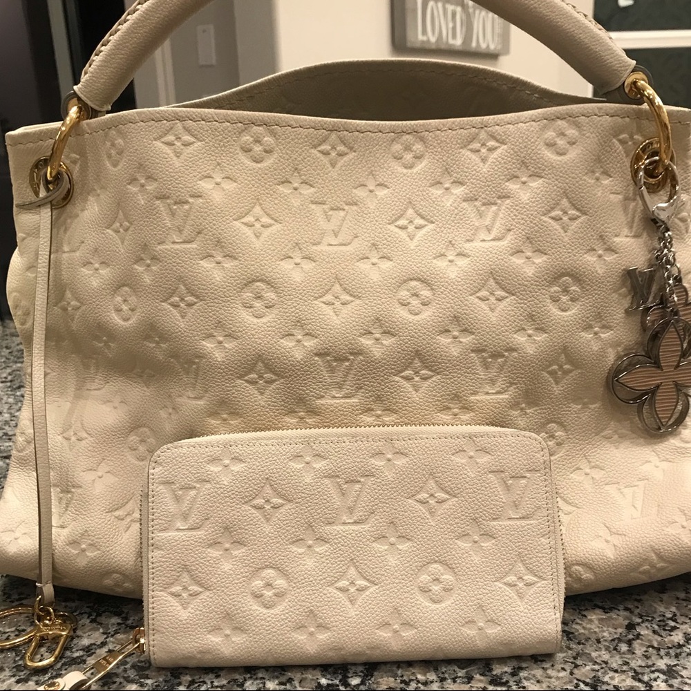 Louis Vuitton Monogram Empreinte Zippy Wallet